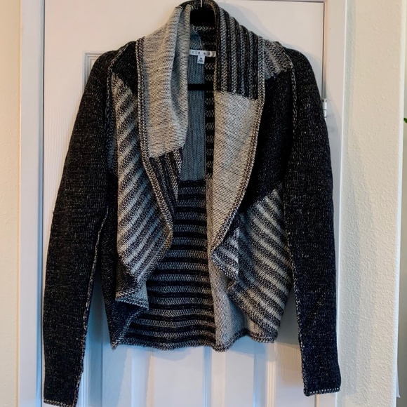 CAbi Sweaters - Cabi Cozy Wool Blend Cardigan